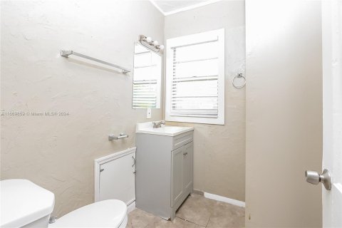 House in West Palm Beach, Florida 3 bedrooms, 101.08 sq.m. № 1388062 - photo 12