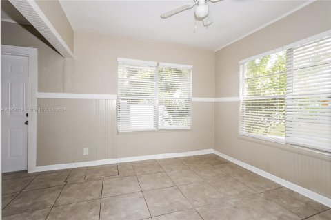 House in West Palm Beach, Florida 3 bedrooms, 101.08 sq.m. № 1388062 - photo 9