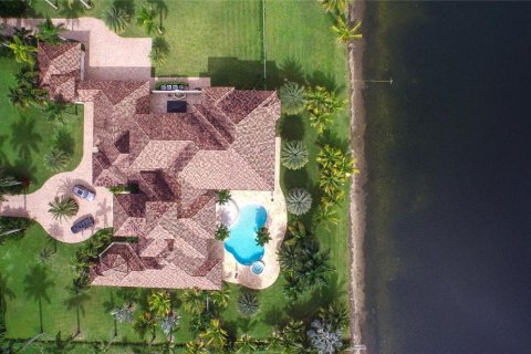 Villa ou maison à vendre à Davie, Floride: 5 chambres, 989.22 m2 № 109066 - photo 1