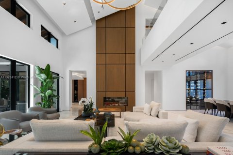 Villa ou maison à vendre à Miami, Floride: 6 chambres, 588.44 m2 № 434653 - photo 11