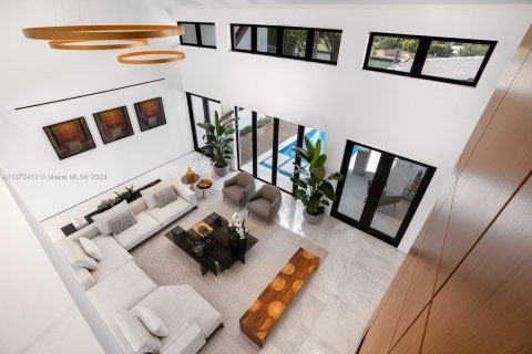 Casa en venta en Miami, Florida, 6 dormitorios, 588.44 m2 № 434653 - foto 18
