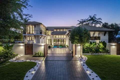 Casa en venta en Miami, Florida, 6 dormitorios, 588.44 m2 № 434653 - foto 2