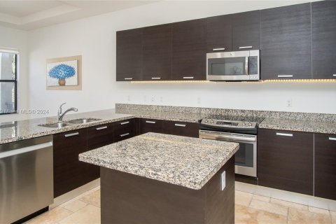 Townhouse in Doral, Florida 3 bedrooms, 226.5 sq.m. № 1171509 - photo 2