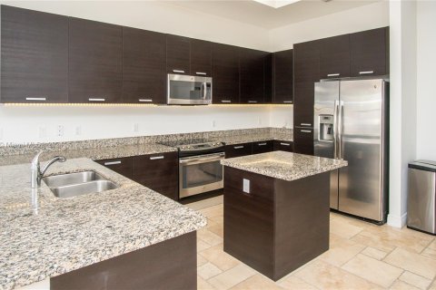 Townhouse in Doral, Florida 3 bedrooms, 226.5 sq.m. № 1171509 - photo 3