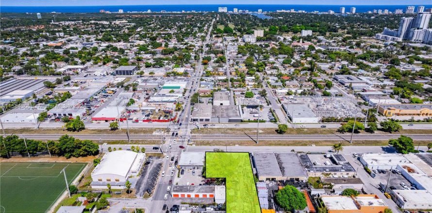 Commercial property in Hollywood, Florida № 1171506