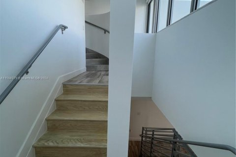 Townhouse in Miami Beach, Florida 3 bedrooms, 222.32 sq.m. № 1186824 - photo 20