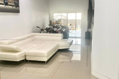 Casa en venta en Miami, Florida, 3 dormitorios, 132.85 m2 № 1240024 - foto 4