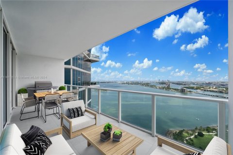 Condo in Miami, Florida, 3 bedrooms  № 1402862 - photo 2