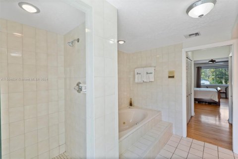 Casa en venta en Miami Shores, Florida, 4 dormitorios, 295.62 m2 № 1078388 - foto 25