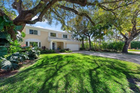 House in Miami Shores, Florida 4 bedrooms, 295.62 sq.m. № 1078388 - photo 2