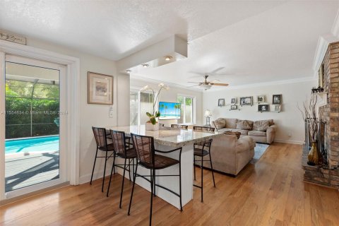 Casa en venta en Miami Shores, Florida, 4 dormitorios, 295.62 m2 № 1078388 - foto 9