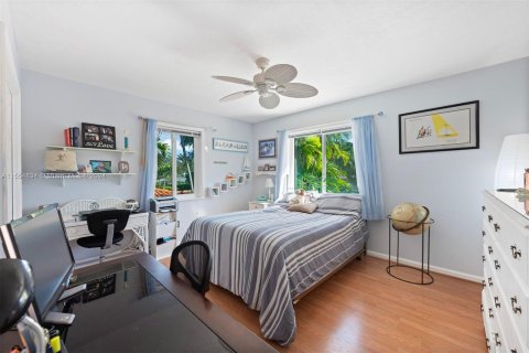 House in Miami Shores, Florida 4 bedrooms, 295.62 sq.m. № 1078388 - photo 27