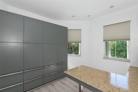 Townhouse in Aventura, Florida 4 bedrooms, 297.29 sq.m. № 1078941 - photo 20