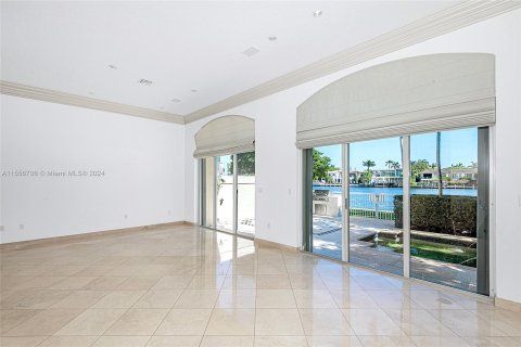 Adosado en venta en Aventura, Florida, 4 dormitorios, 297.29 m2 № 1078941 - foto 10