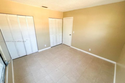 Купить коммерческую недвижимость в Норт-Лодердейл, Флорида № 1078938 - фото 17