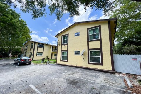 Купить коммерческую недвижимость в Норт-Лодердейл, Флорида № 1078938 - фото 1