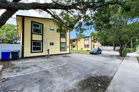 Купить коммерческую недвижимость в Норт-Лодердейл, Флорида № 1078938 - фото 8