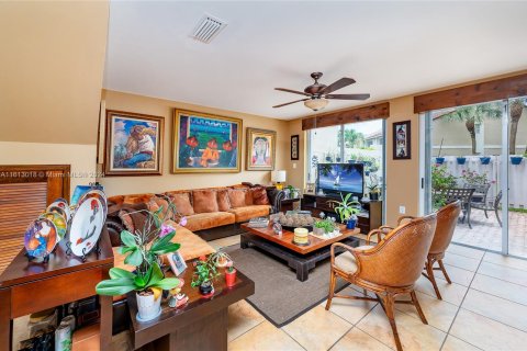 Touwnhouse à vendre à Doral, Floride: 3 chambres, 176.33 m2 № 1235281 - photo 8