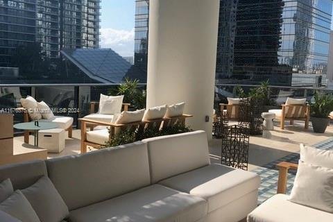 Condo in Miami, Florida, 1 bedroom  № 1401685 - photo 18