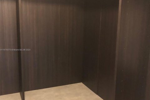 Condo in Miami, Florida, 1 bedroom  № 1401685 - photo 9