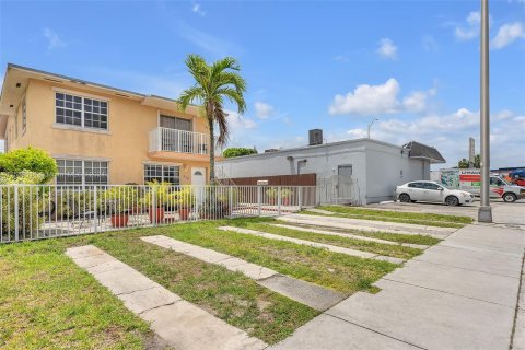 Immobilier commercial à vendre à Hialeah, Floride: 272.76 m2 № 1171573 - photo 4