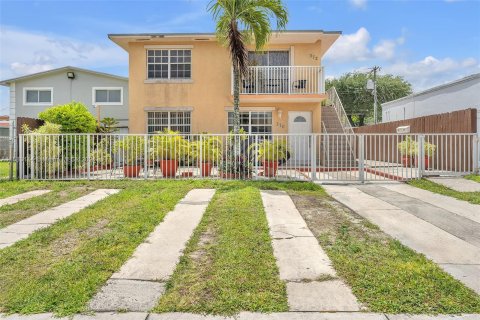 Immobilier commercial à vendre à Hialeah, Floride: 272.76 m2 № 1171573 - photo 1