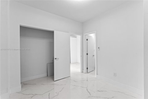 Condo in Miami Beach, Florida, 1 bedroom  № 958567 - photo 9