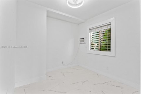 Condo in Miami Beach, Florida, 1 bedroom  № 958567 - photo 10