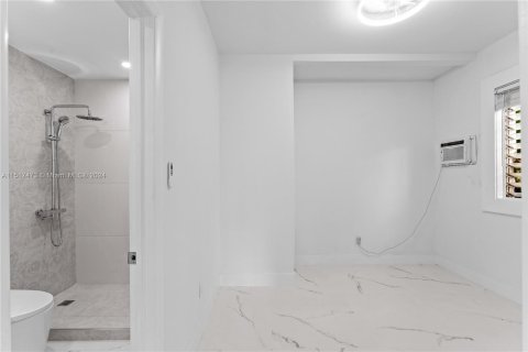 Condo in Miami Beach, Florida, 1 bedroom  № 958567 - photo 8