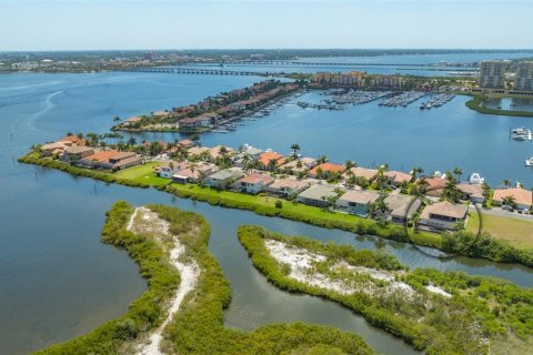 Villa ou maison à vendre à Palmetto, Floride: 4 chambres, 431.62 m2 № 1386511 - photo 13