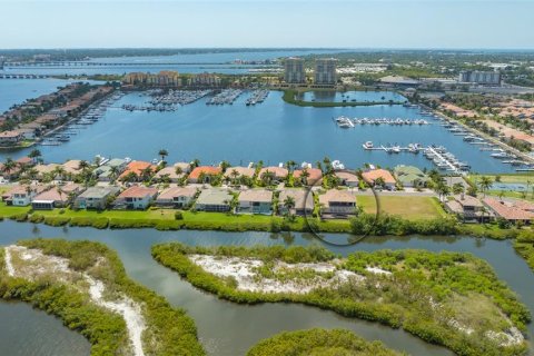 Villa ou maison à vendre à Palmetto, Floride: 4 chambres, 431.62 m2 № 1386511 - photo 14