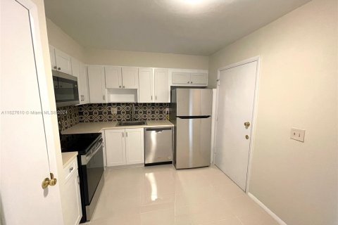 Condominio en venta en Lauderhill, Florida, 1 dormitorio, 86.21 m2 № 1281734 - foto 5