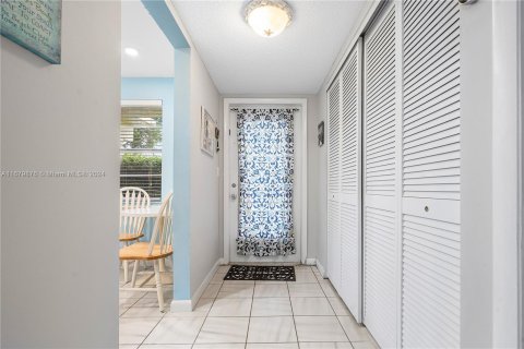 Condo in Delray Beach, Florida, 2 bedrooms  № 1409199 - photo 5