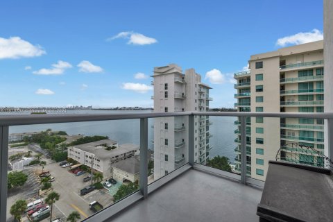 Condominio en venta en North Bay Village, Florida, 3 dormitorios, 126.16 m2 № 1409204 - foto 24