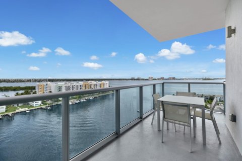 Condo in North Bay Village, Florida, 3 bedrooms  № 1409204 - photo 27