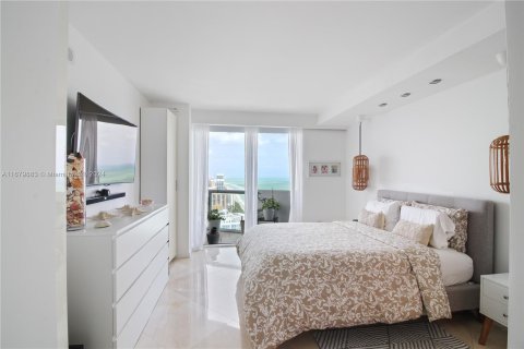 Condo in Miami Beach, Florida, 2 bedrooms  № 1409203 - photo 18