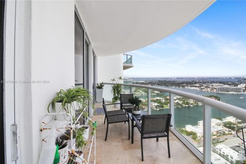 Condo in Miami Beach, Florida, 2 bedrooms  № 1409203 - photo 15