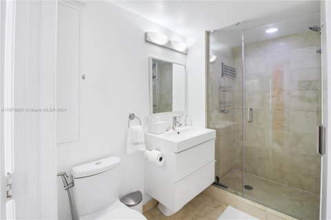 Condo in Miami Beach, Florida, 2 bedrooms  № 1409203 - photo 16