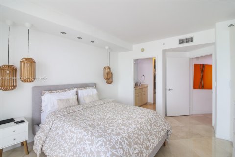 Condo in Miami Beach, Florida, 2 bedrooms  № 1409203 - photo 19