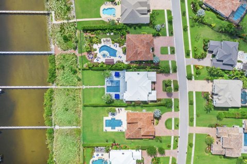 Casa en venta en Palm City, Florida, 5 dormitorios, 553.51 m2 № 1128915 - foto 10