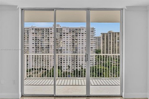 Condominio en venta en Aventura, Florida, 2 dormitorios, 113.34 m2 № 1271150 - foto 18