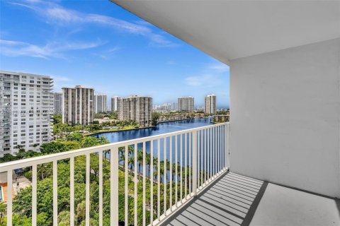 Copropriété à vendre à Aventura, Floride: 2 chambres, 113.34 m2 № 1271150 - photo 14