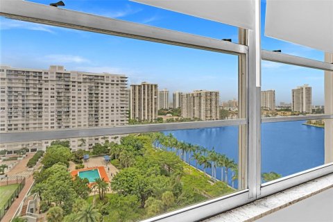 Condominio en venta en Aventura, Florida, 2 dormitorios, 113.34 m2 № 1271150 - foto 29