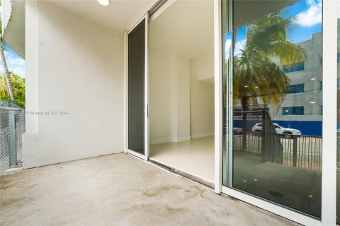 Condo in Miami Beach, Florida, 1 bedroom  № 1271156 - photo 6