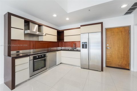 Condo in Miami Beach, Florida, 1 bedroom  № 1271156 - photo 8