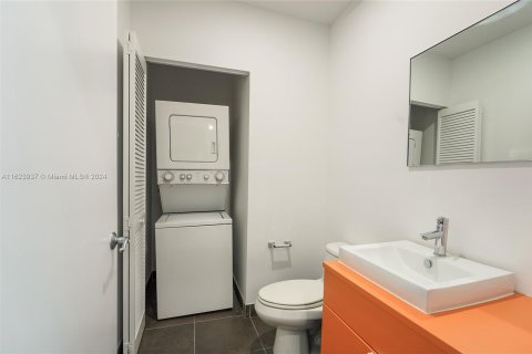 Copropriété à vendre à Miami Beach, Floride: 1 chambre, 74.32 m2 № 1271156 - photo 12