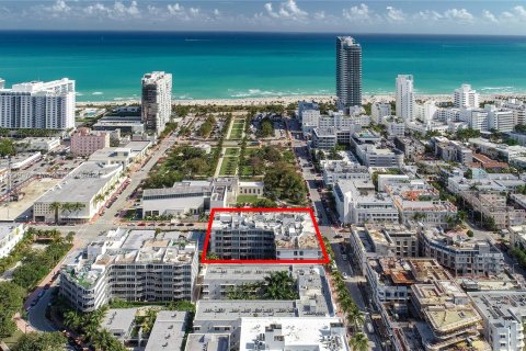 Copropriété à vendre à Miami Beach, Floride: 1 chambre, 74.32 m2 № 1271156 - photo 2