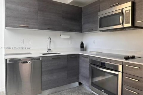 Condominio en alquiler en Miami, Florida, 1 dormitorio, 56.39 m2 № 1351870 - foto 7