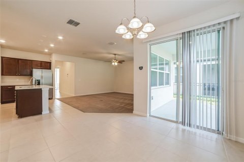 Casa en venta en Zephyrhills, Florida, 3 dormitorios, 151.9 m2 № 1277042 - foto 8