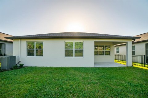 Casa en venta en Zephyrhills, Florida, 3 dormitorios, 151.9 m2 № 1277042 - foto 17